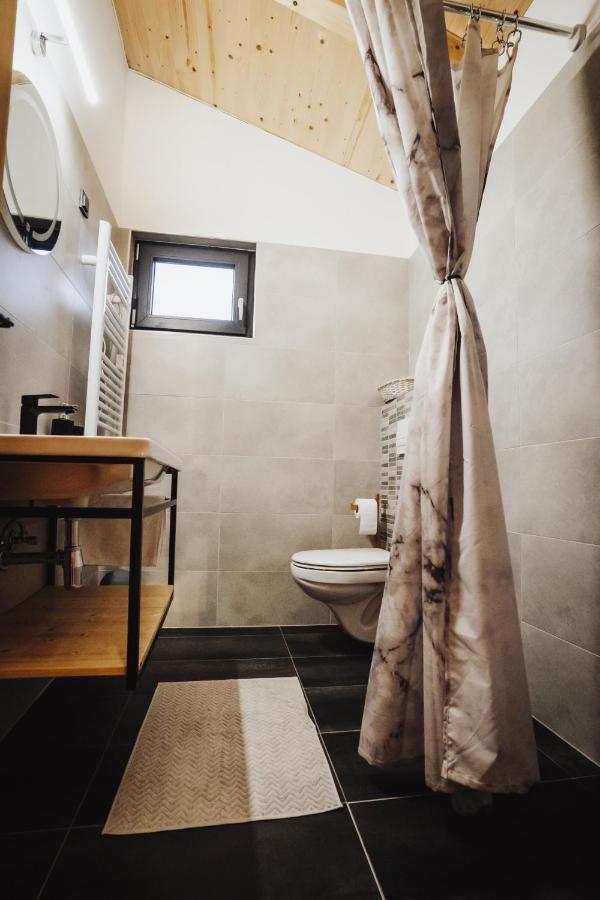 Holiday Home Nightswim Inn Vrbovec Exterior foto